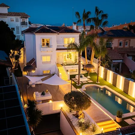 Villa Vacation Marbella: Sunny Camelia With Heated Pool And Cinema Benalmadena