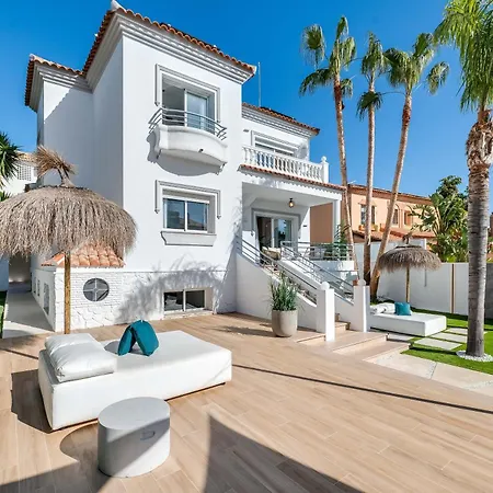 Villa Vacation Marbella: Sunny Camelia With Heated Pool And Cinema Benalmadena