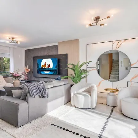 Vacation Marbella I Sunny Camelia Heated Pool, Recently Renovated, Residential Neighborhood In Benalmadena, Short Walk To The Beach, Cinema Villa Benalmádena